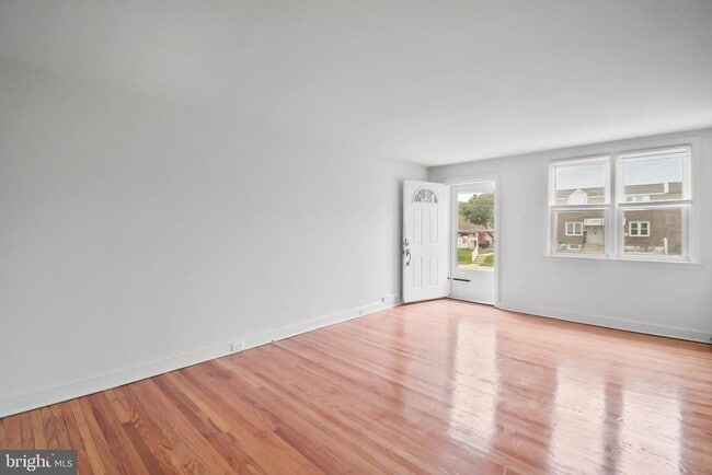 Building Photo - 1051 Oakwood Dr Rental