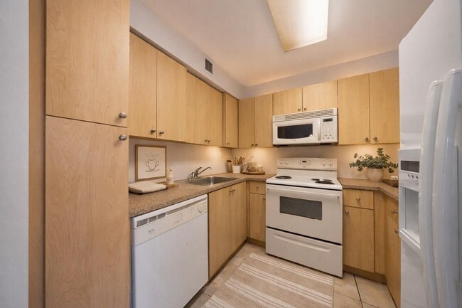 Photo - 2809 N Course Dr Unit 205