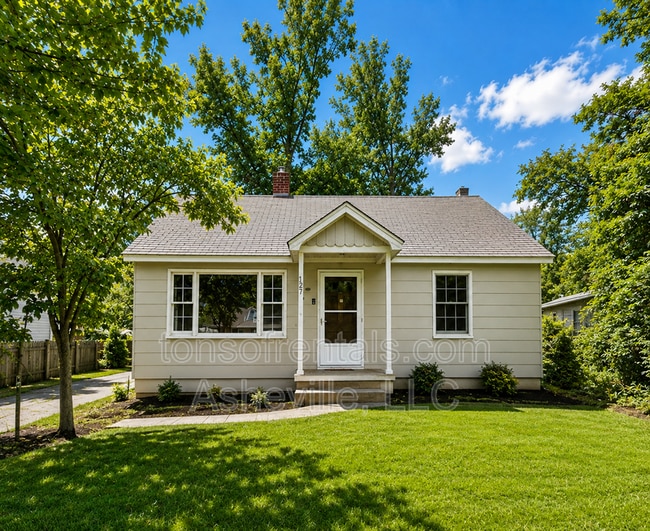 Building Photo - 127 Aurora Dr