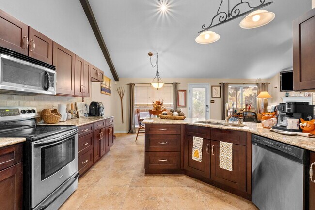 Photo - 12211 Hart Crest