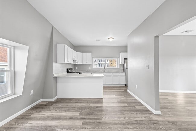 Photo - 712-722 Eastern Ave Unidad 3