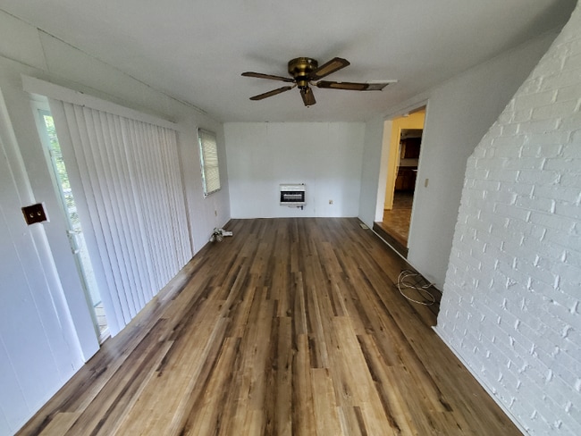 Photo - 216 Gold Field Rd NE