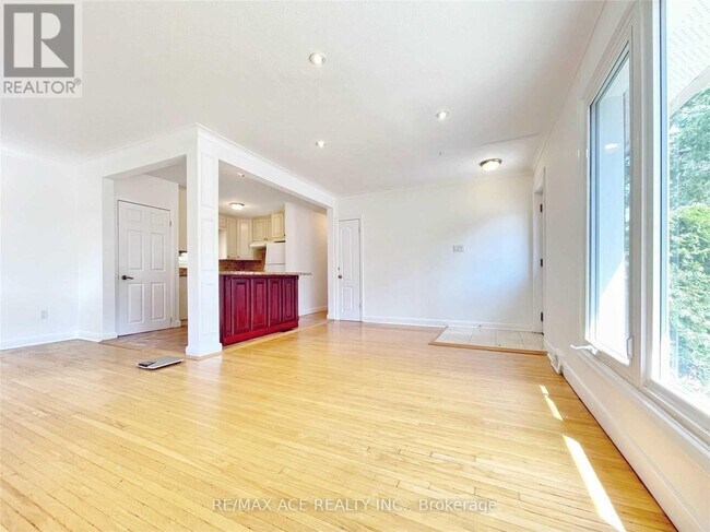Photo - 246 Horsham Ave