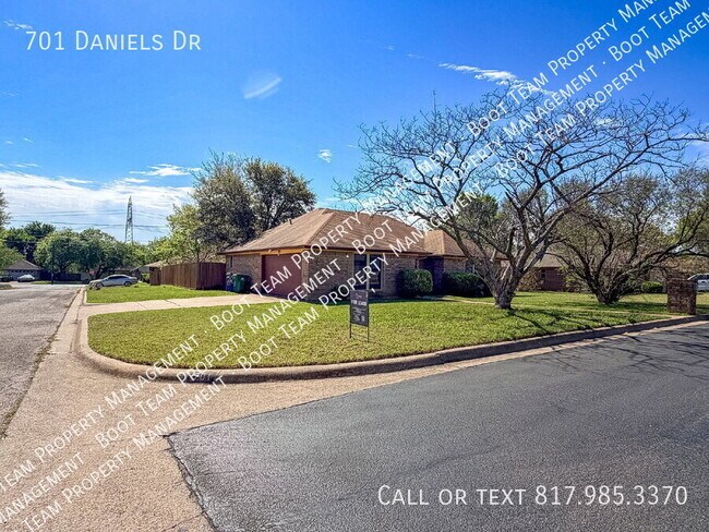 Photo - 701 Daniels Dr