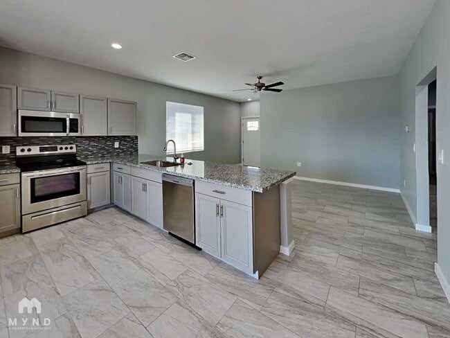 Photo - 6041 S 8th Pl