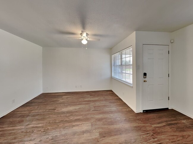 Photo - ADORABLE HOME IN ARLINGTON!