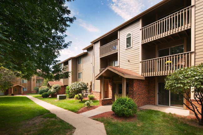 Glen Oaks by Broadmoor - Glen Oaks by Broadmoor Apartamentos