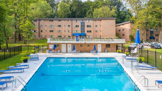 Building Photo - Somerset at Towson Rental