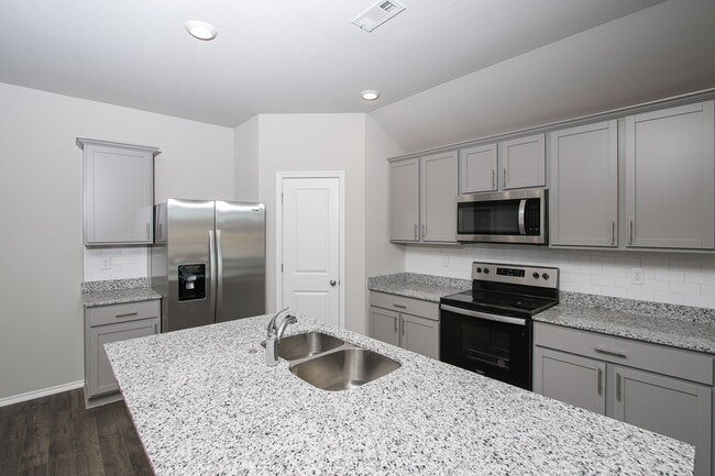 Photo - 606 Comanche Dr