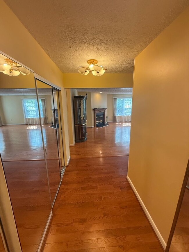 Photo - 2101 Woodbox Lane Unit B