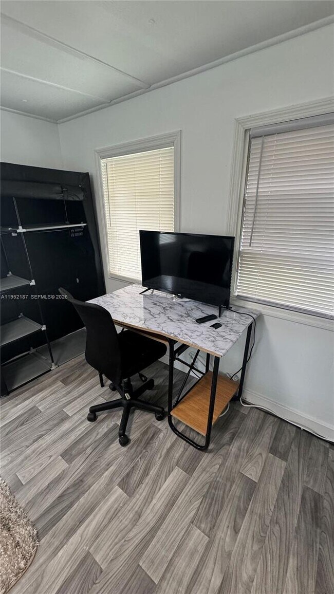 Photo - 601 NE 4th Ct.