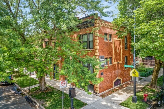 Photo - 1601 W Belle Plaine Ave Unit 1