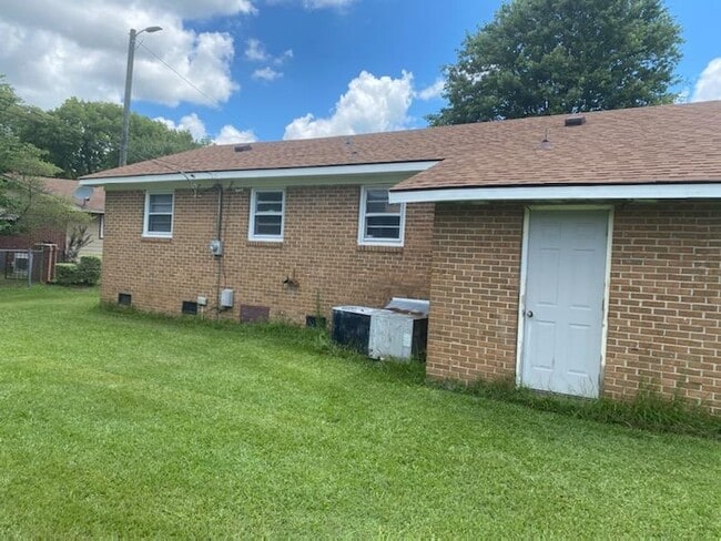 Photo - 109 Jeffery St