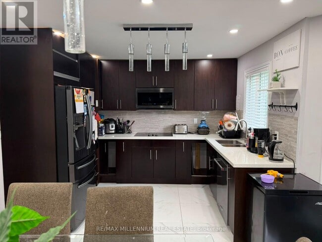 Photo - 90 Whitehaven Dr