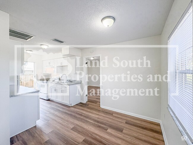 Photo - 420 Allamanda Dr