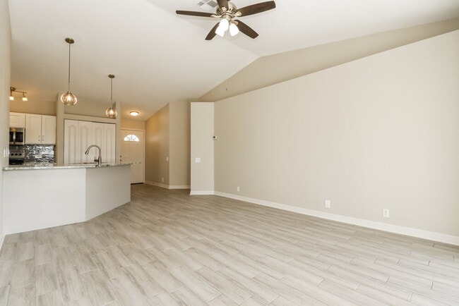 Photo - 10329 Midstate Ave