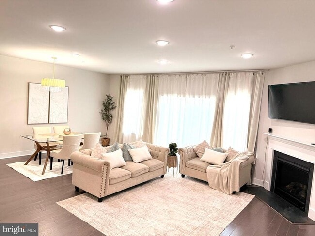 Photo - 29 Lochiel Ln