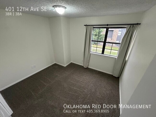 Photo - 401 12th Ave SE House