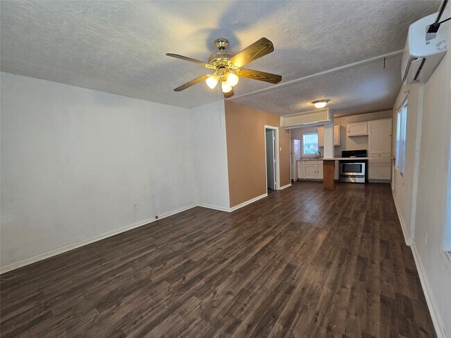 4415 McKinney St Unit B