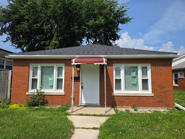 Building Photo - 14916 Langley Ave