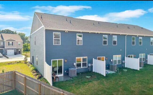 Photo - 3535 Bisham Wood Ln