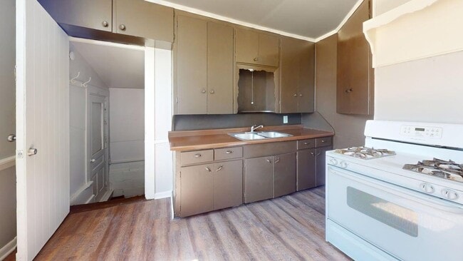 Building Photo - 1120 6th St NW Unit 1120 6th St NW -  1