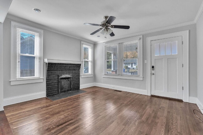 Photo - Stylish 2-Bed, 2-Bath Residence with Moder...