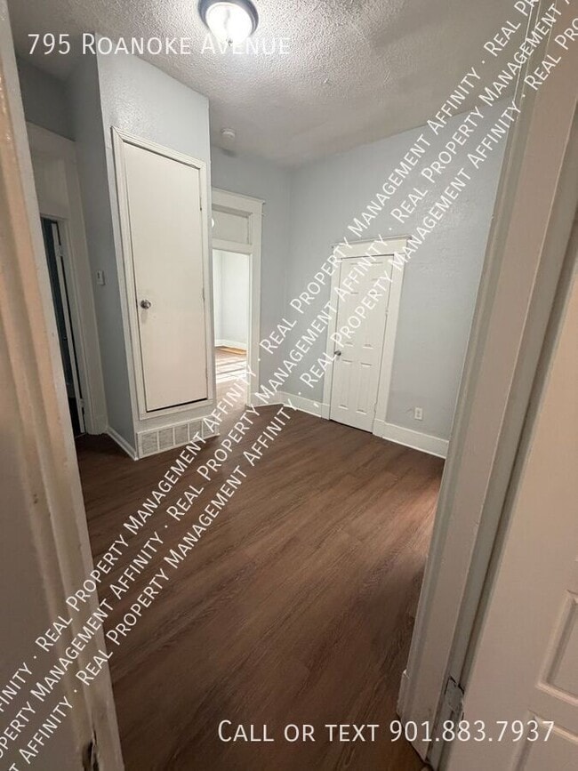 Photo - 795 Roanoke Ave