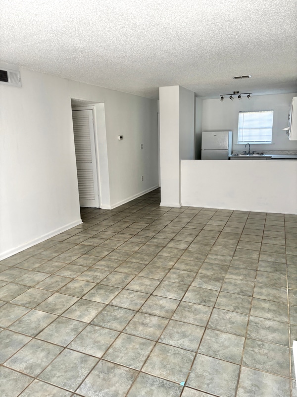 Building Photo - 99 S 3rd St Rental