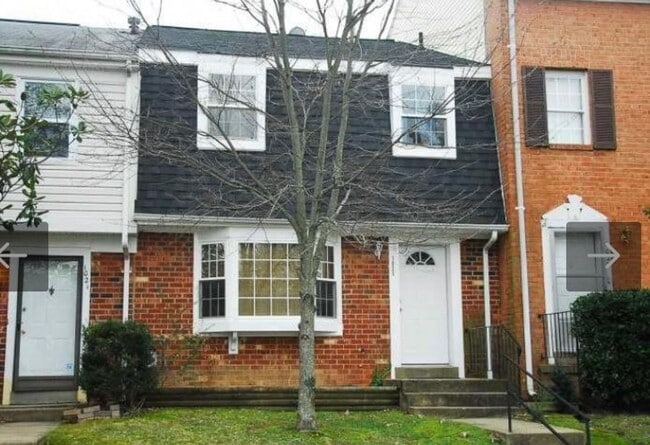 Building Photo - 1023 Thomas Jefferson Pl