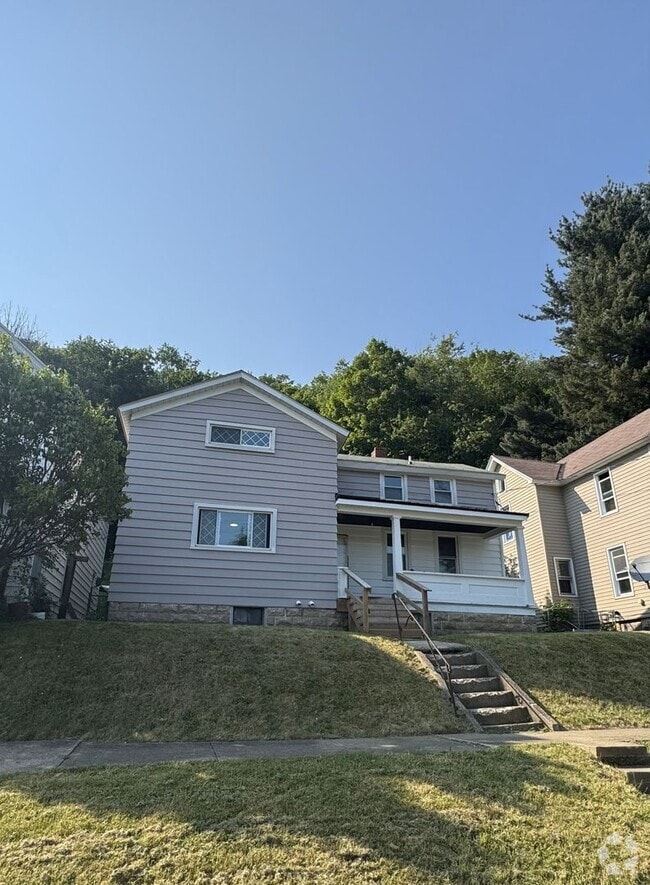 Building Photo - Four bedroom house available now in Bradf...