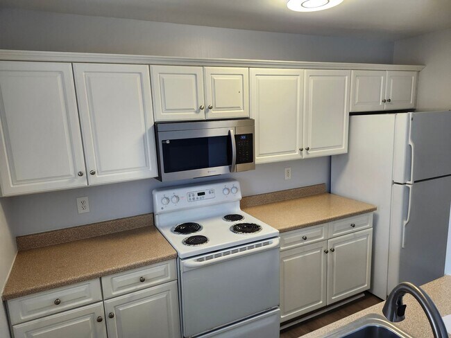 Photo - Harrisonburg Townhouse Available for Rent, Spacious 3 BR, 2.5 Baths