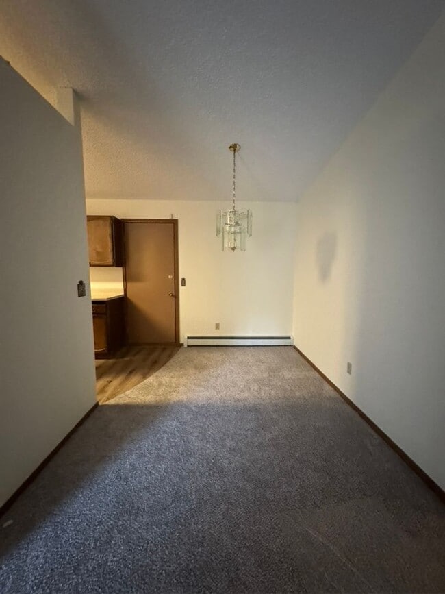 Photo - 5 Bedroom, 3 Bathroom, 2 Car Garage in North Pole - FUEL INCLUDED!