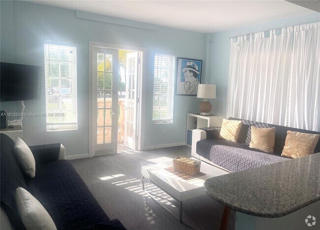 Building Photo - 918 Ocean Dr Unit 208 Rental