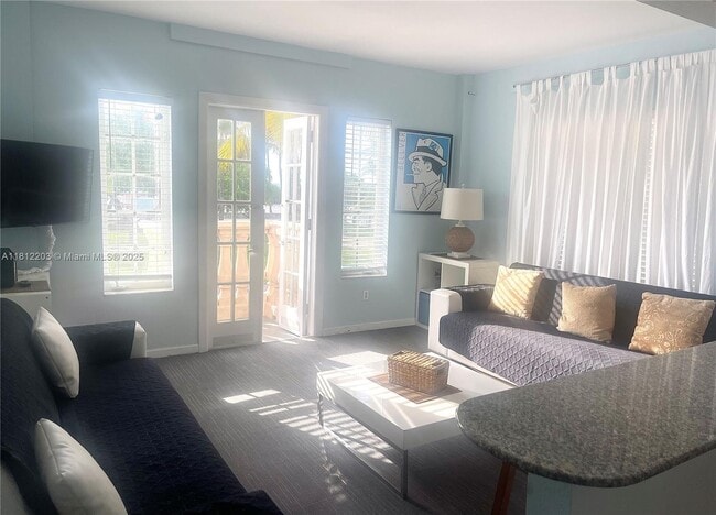 Building Photo - 918 Ocean Dr Unit 208 Rental