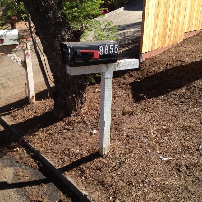 Photo - Beautiful 2bd/1ba Upstairs Duplex with a H...