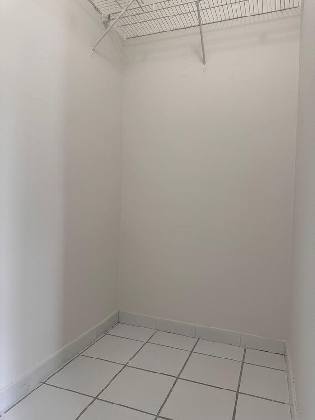 Kina Hialeah Apartments