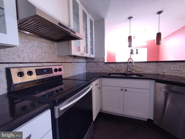 Photo - 7671 Coachlight Ln