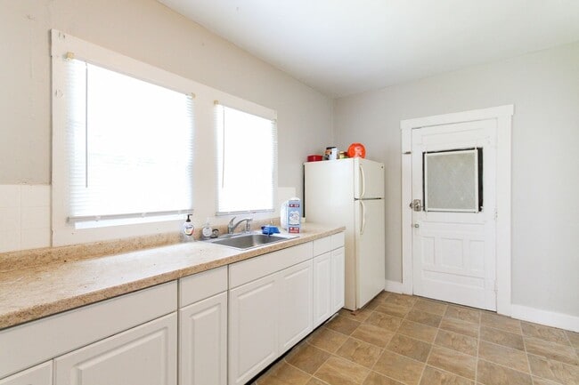 Photo - PRELEASING for AUGUST! Close to Campus: On... Unit 1507