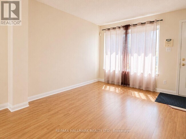 Photo - 740 Kennedy Rd