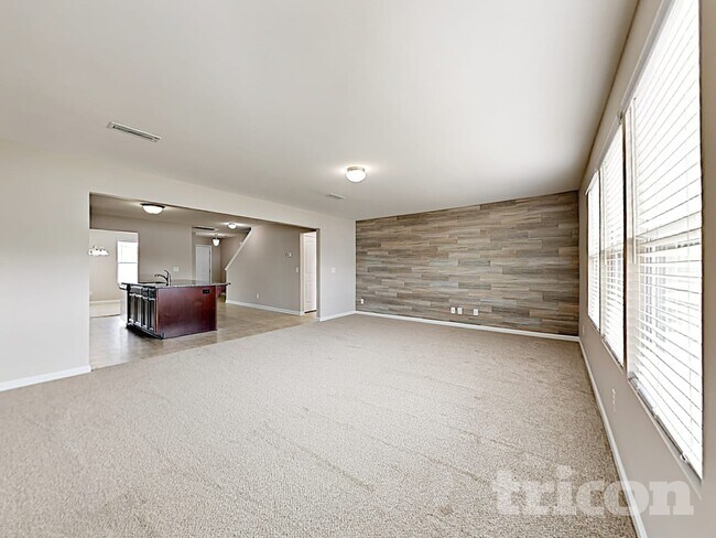 Photo - 8187 Thornton St