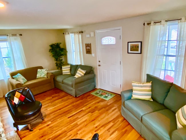 2107 Main St