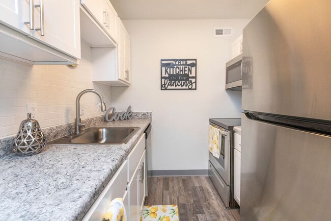 TANGLEWOOD APARTMENTS
