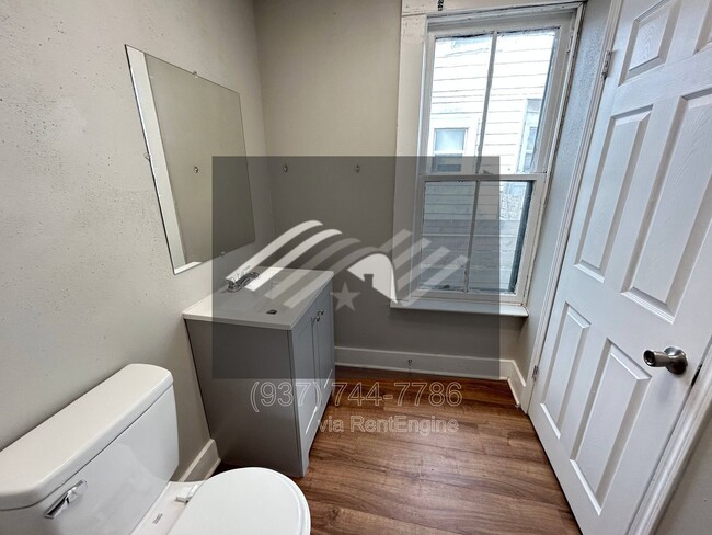 Photo - 211 Alaska St