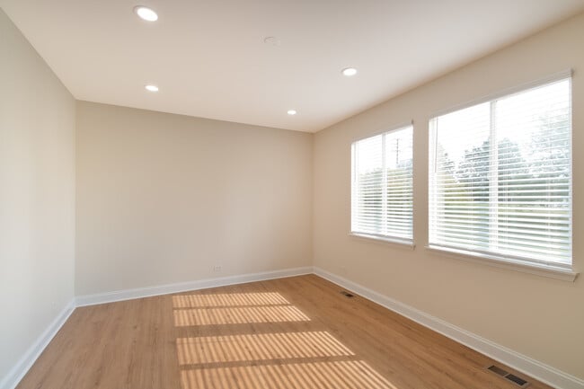 Photo - 1862 S Mark Ln
