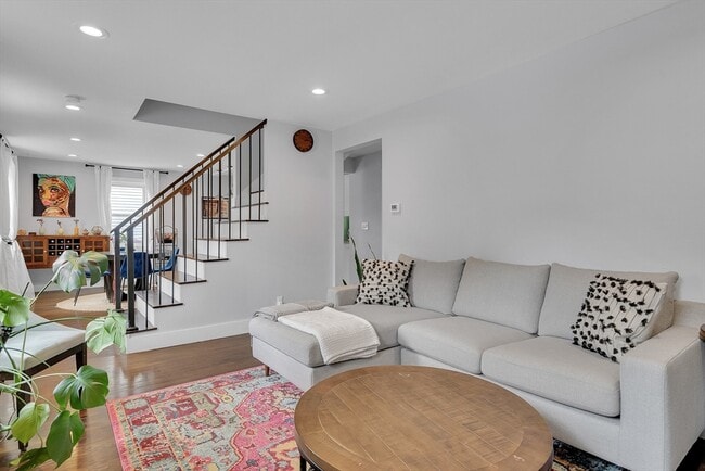 Photo - 103 Stimson St