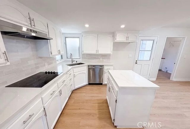 Photo - 4421 Stanbridge Ave