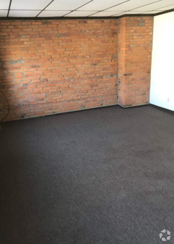 Building Photo - 244 Main St Rental