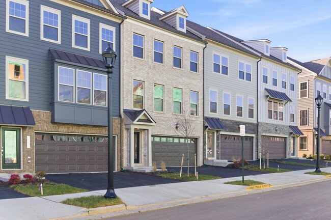 Photo - 1017 Venifena Terrace SE