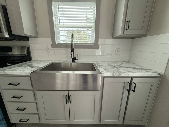 9 La Posada Cir